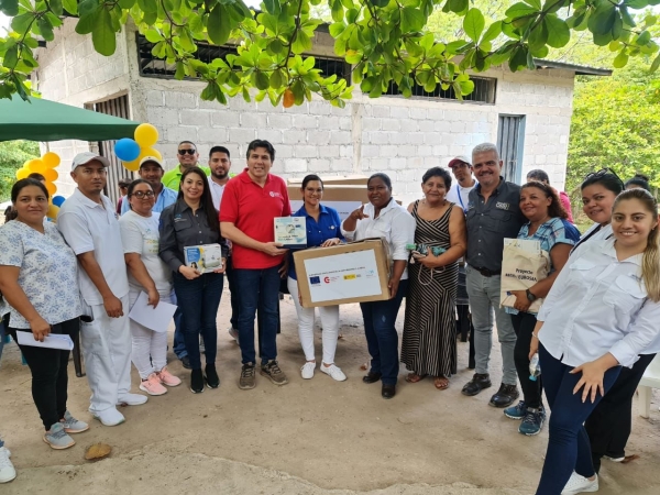 Región de Salud de Comayagua recibe donación de equipo médico y antropométrico por parte de la Fundación CSAI.