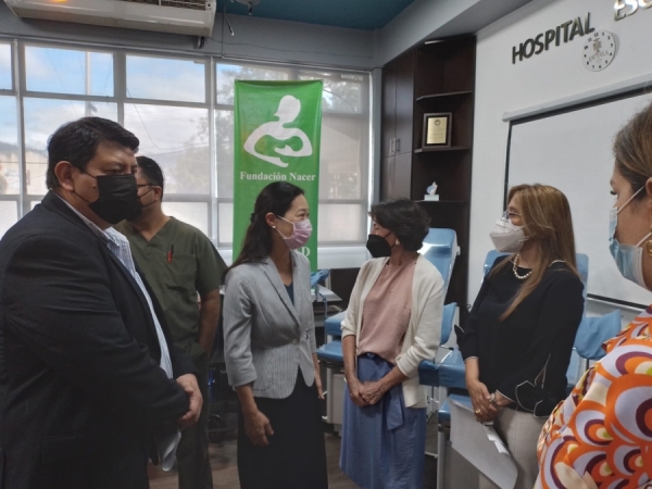 Autoridades del Hospital Escuela reciben donación de Equipo Médico para el Servicio de Gineco-Obstetricia por parte del Gobierno de la República de China (Taiwán)