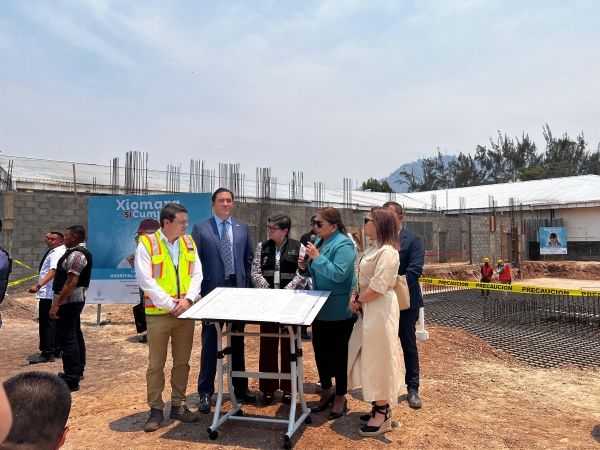 Presidenta Xiomara Castro supervisa construcción de búnker oncológico en Hospital San Felipe