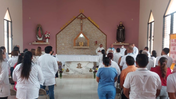 Feliz Aniversario al Hospital Santo Hermano Pedro de Catacamas, 13 años de fundación abril del 2010 - abril del 2023.