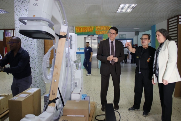 Entrega de equipo médico de última generación “Arco en C”, al Hospital Escuela