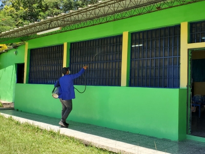 Secretaría de Salud inicia rociado de escuelas en Comayagua contra el dengue