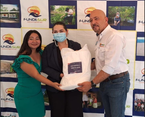 Autoridades de la Región Sanitaria de Choluteca recibe donación de insumos médicos