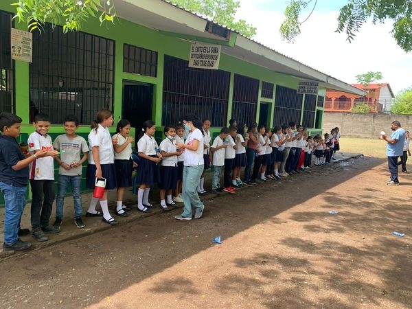 Niños de centros educativos de Valle reciben atención odontológica