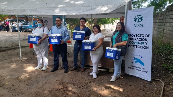 Región Sanitaria de Choluteca recibe donación de congeladores y termo hielera para almacenar y transportar las vacunas.