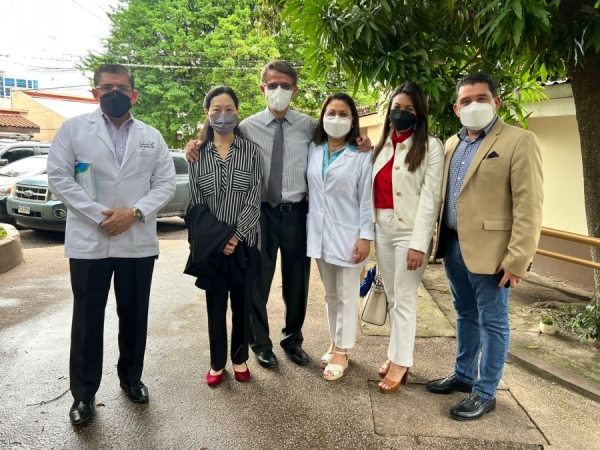 Para gestionar apoyo de la cooperación externa el Secretario de Salud y la embajadora de Taiwan realizaron recorrido en Hospital San Felipe