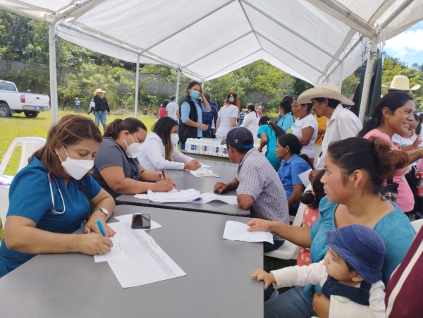 Mega feria de la salud para pobladores de Ostuman, Copán