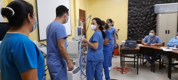 Hospital Santa Teresa capacita su personal de enfermería para uso de equipo médico