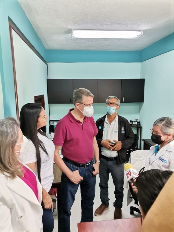 El Secretario de Salud José Manuel Matheu, visitó la fundación CAMO que se encuentra en Santa Rosa de Copán.