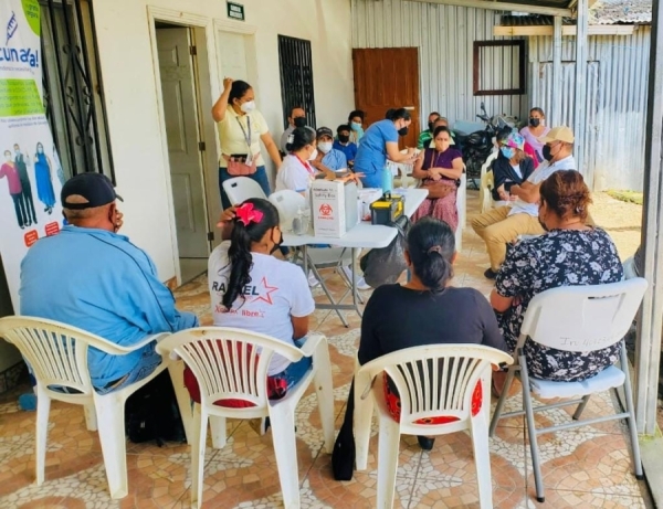 Autoridades Sanitarias de El Paraíso realizan Feria de la Salud para continuar vacunando a la población