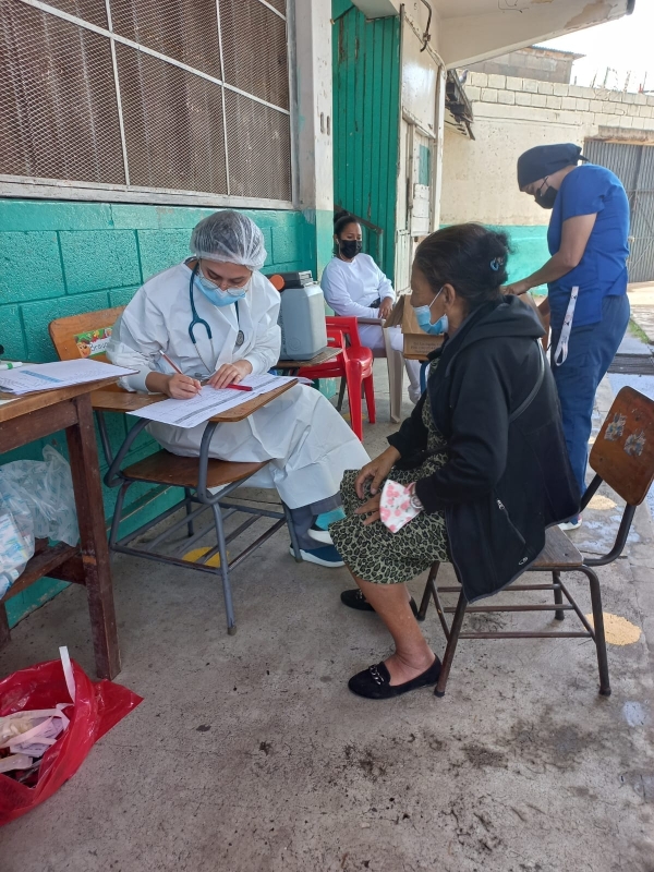 Secretaría de Salud a través de la Región Sanitaria Metropolitana DC supervisa albergues y brinda servicios de salud a afectados por deslizamientos de Colonia Guillén